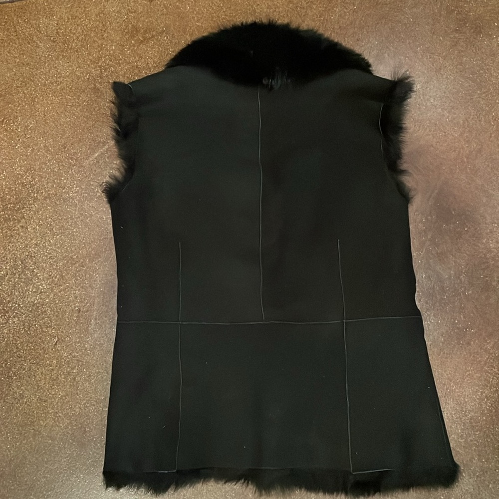 Black Shearling Vest - Picture 5 of 7